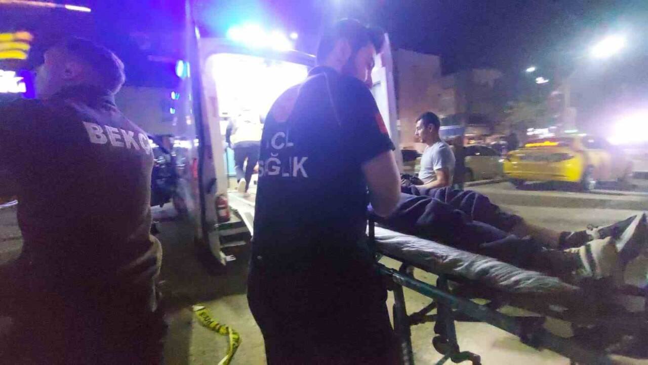 Sakarya'nın Akyazı ilçesinde E.S., "Kızıma neden uyuşturucu sattın" diyerek tartıştığı