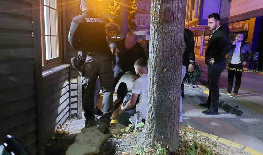 Sakarya'nın Akyazı ilçesinde E.S., İ.D.'ye uyuşturucu satışı nedeniyle bağırarak ateş