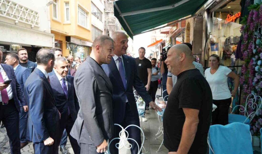 Kültür ve Turizm Bakanı Mehmet Nuri Ersoy, İstanbul Beyoğlu’nda esnaf