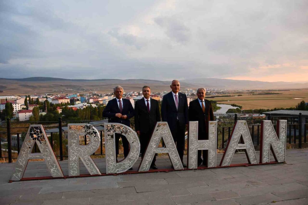 Kültür ve Turizm Bakanı Mehmet Nuri Ersoy, Ardahan'ı ziyaret ederek