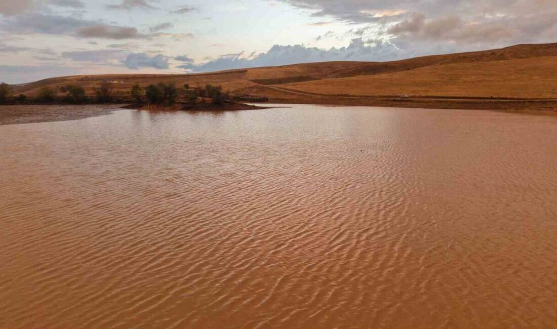 Kırıkkale'nin Ahılı köyündeki kuruyan gölet, yağışlar sayesinde yeniden dolmaya başladı.