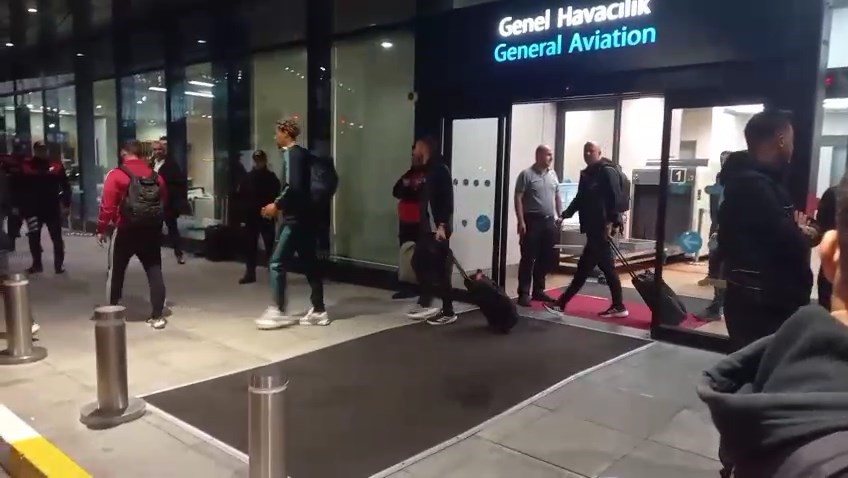 İngiliz futbol takımı Liverpool, UEFA Şampiyonlar Ligi'nde Galatasaray ile oynayacağı