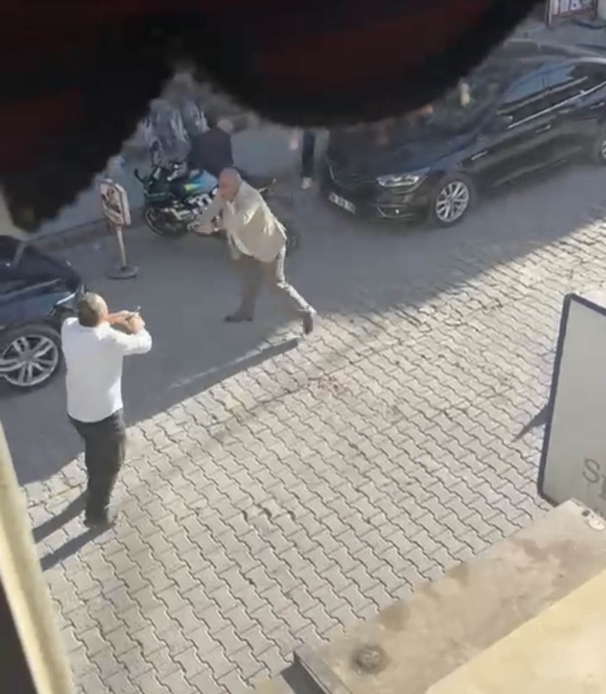 Muş'un Bulanık ilçesinde iki grup arasında çıkan silahlı kavgada 2