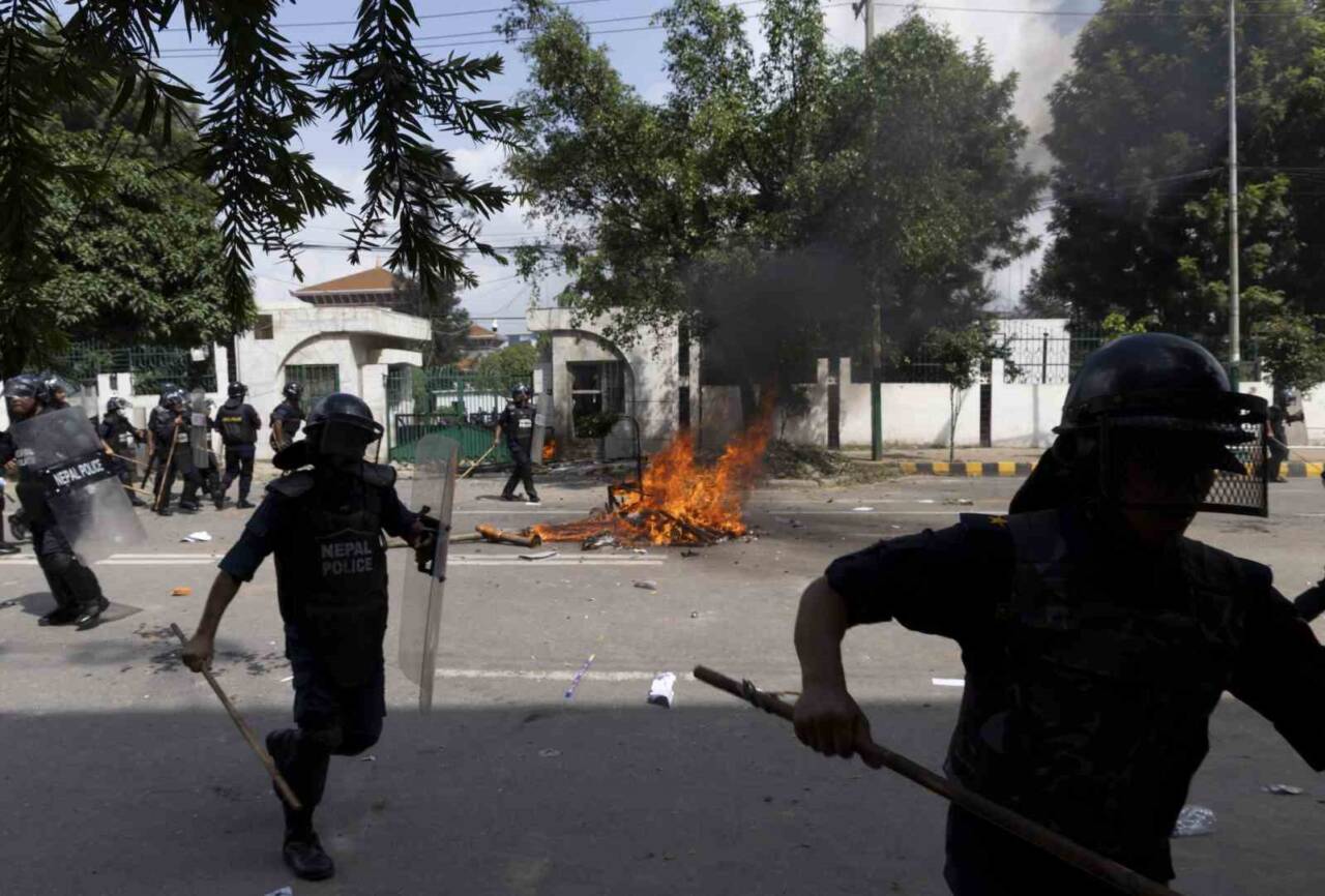 Nepal'in başkenti Katmandu'daki sosyal medya yasağına karşı başlayan protestolar sırasında