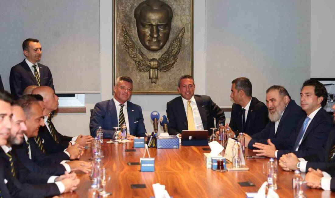 Fenerbahçe'nin yeni başkanı Sadettin Saran, mazbatasını aldı. Törende, eski başkan