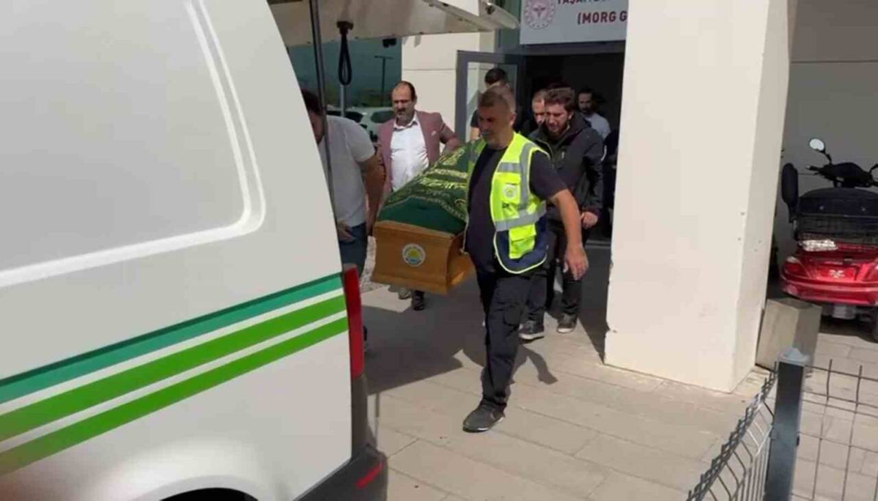 Yalova'nın Çınarcık ilçesinde, ünlü sanatçı Gül Tut (Güllü) 51 yaşında