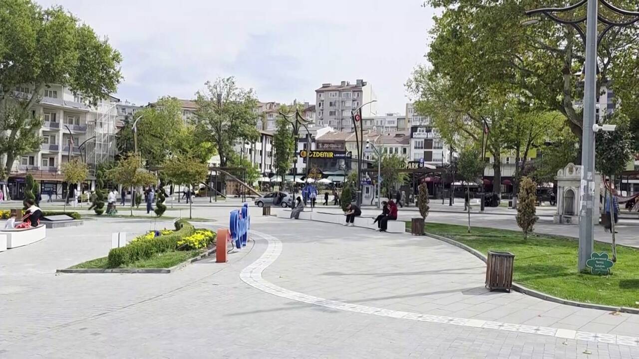 Kütahya'nın Simav ilçesinde 5.4 büyüklüğünde bir deprem yaşandı. AFAD'ın verilerine