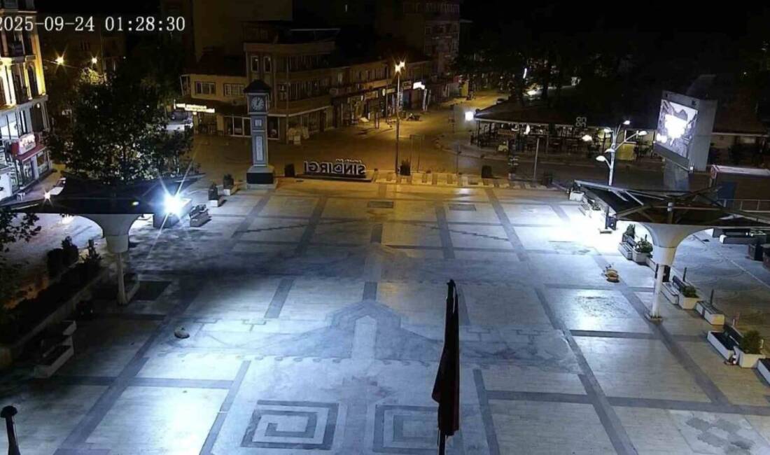 Balıkesir'in Sındırgı ilçesinde 01.27'de 4.5 büyüklüğünde bir deprem meydana geldi.