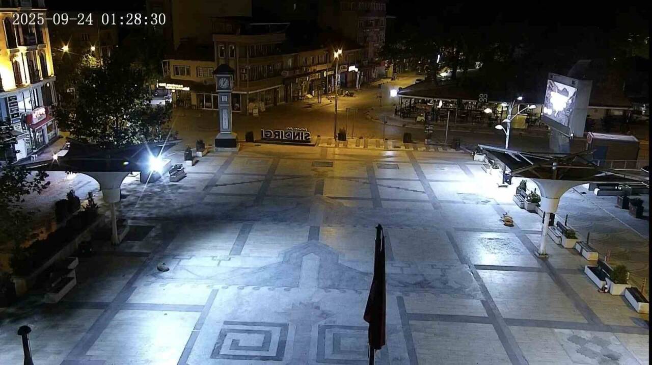 Balıkesir'in Sındırgı ilçesinde 01.27'de 4.5 büyüklüğünde bir deprem meydana geldi.