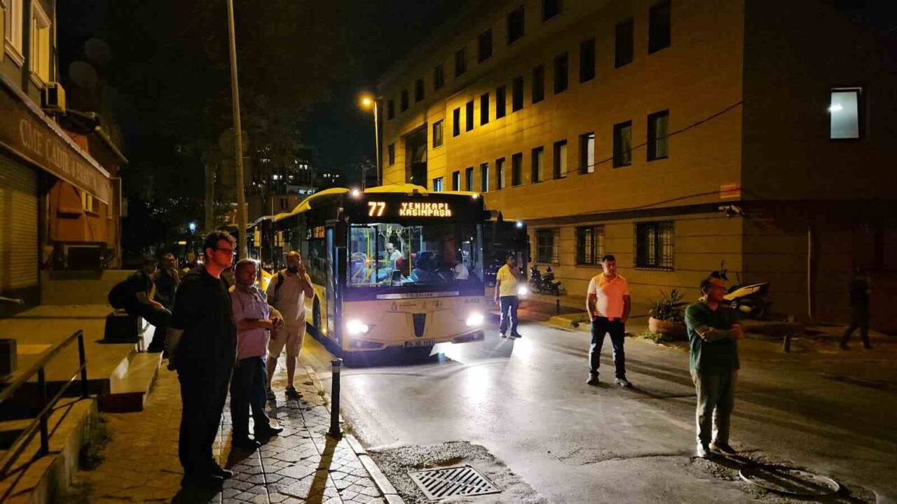 Şişli’de Küçük Piyale Mahallesi'nde bir iş yerinde çıkan yangın, mahalle