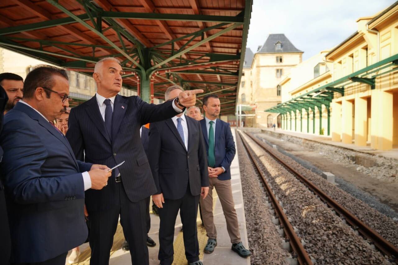 Kültür ve Turizm Bakanı Mehmet Nuri Ersoy, İstanbul'un tarihi Haydarpaşa