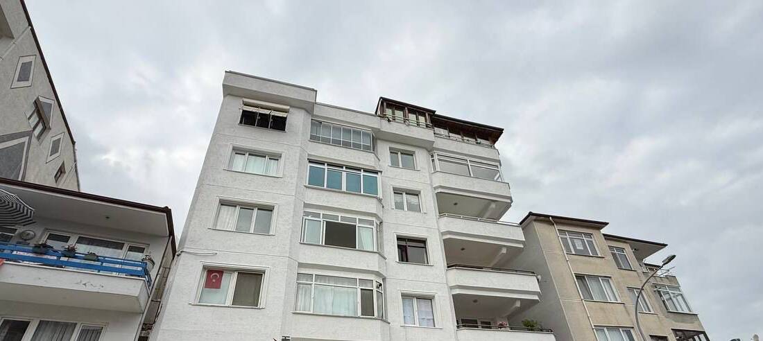 Yalova’nın Çınarcık ilçesinde, ünlü sanatçı Güllü (Gül Tut) 51 yaşında,