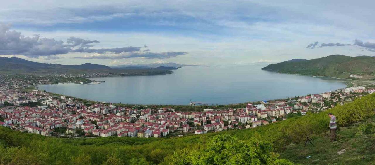 Van Gölü, artan kirlilik ve su çekilmesi nedeniyle tehdit altındadır.