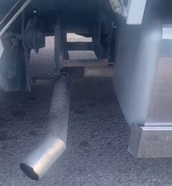 Yalova’da R.Y. isimli sürücünün kullandığı muayenesi olmayan ve abartı egzoz