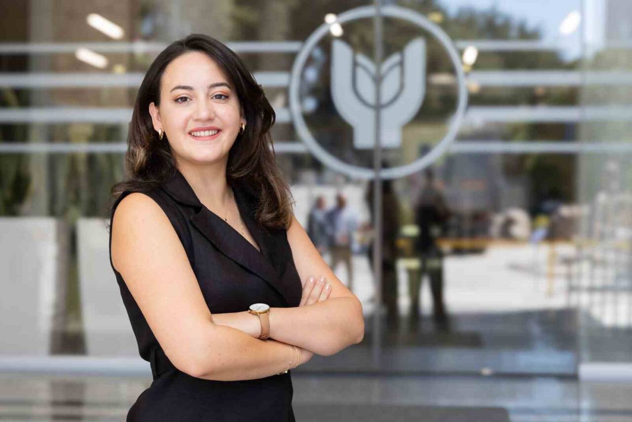 Cennet Kocabıyık Gür, Yaşar Üniversitesi'nde geliştirdiği tezle otomobili kullanan sürücülerin