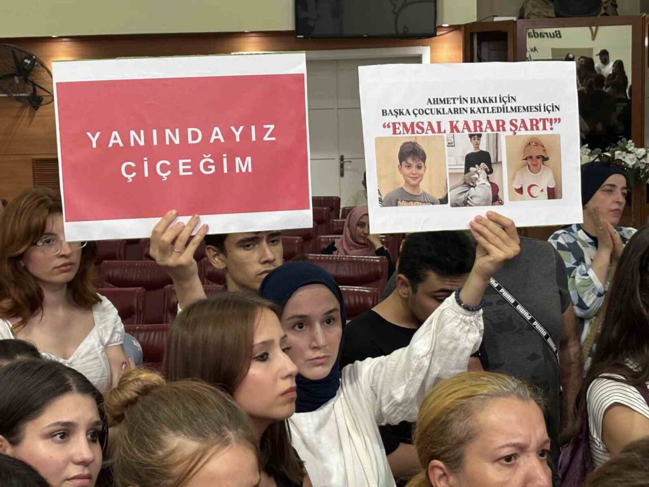 Kocaeli'de, 15 yaşındaki Mattia Ahmet Minguzzi'nin annesi Yasemin Minguzzi, kaybolan