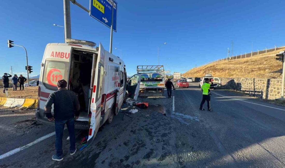 Ağrı'da ambulans ve kamyonetin çarpıştığı kazada, S.A. ve H.A. dahil