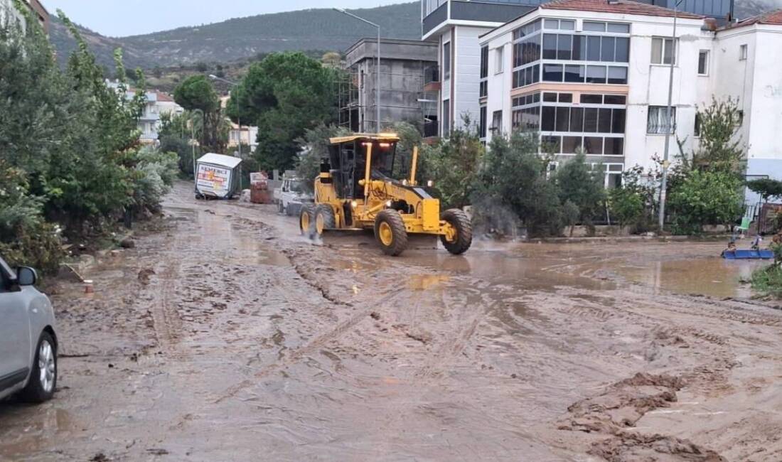 İzmir’in Foça ilçesindeki sel afetinin ardından Aliağa Belediyesi, su tahliye