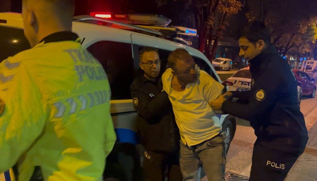 Bursa'nın Osmangazi ilçesinde patlak lastikle kaçmaya çalışan Ahmet A., polislerin