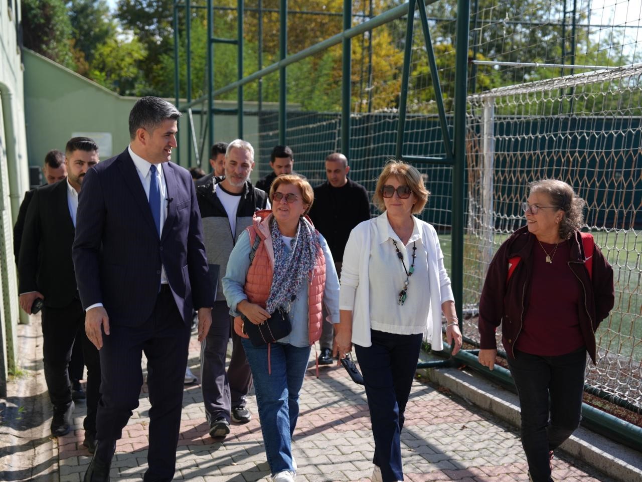 Ataşehir Belediyesi, Küçükbakkalköy Mahallesi'ndeki 5 bin metrekarelik Biral Spor Tesisleri'ni