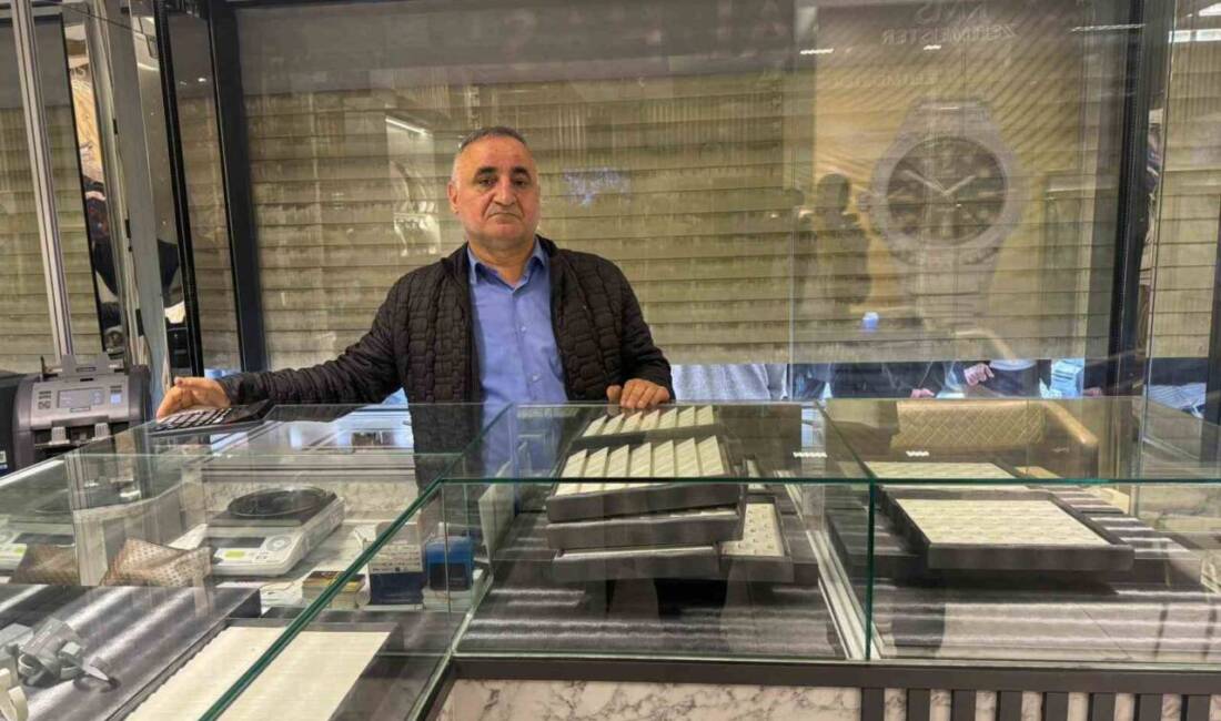 İstanbul Bahçelievler'de maskeli 4 hırsız, kuyumcudan 1 dakikada 15 milyon