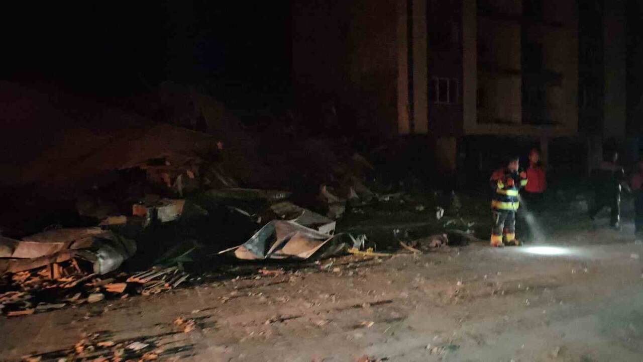 Balıkesir’in Sındırgı ilçesinde 6.1 büyüklüğünde meydana gelen depremde, daha önce