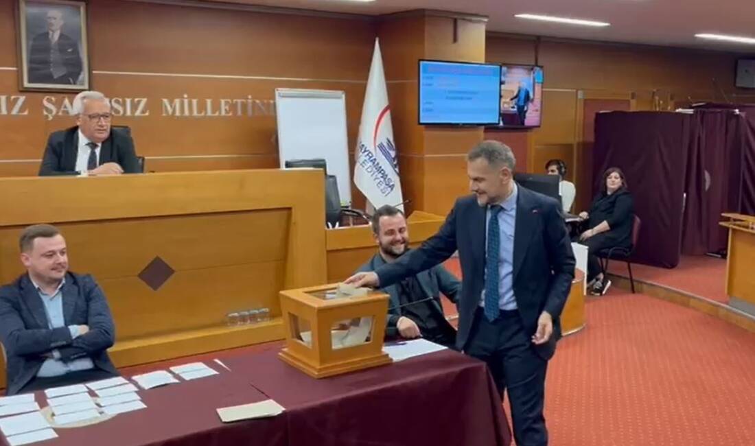 Bayrampaşa Belediye Meclisi, yolsuzluk soruşturmasında tutuklanan Hasan Mutlu'nun yerine başkanvekili