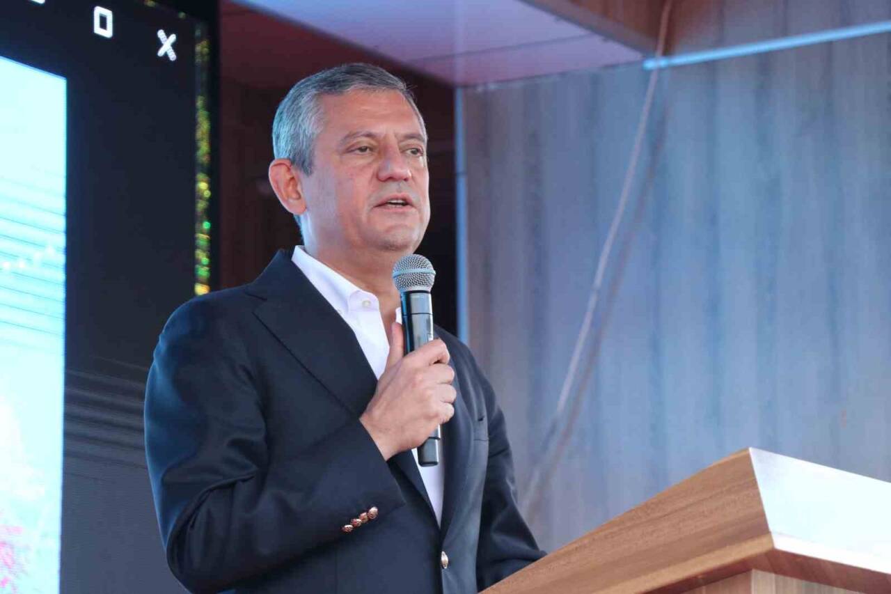 Cumhuriyet Halk Partisi (CHP) Genel Başkanı Özgür Özel, Bolu'da yaptığı