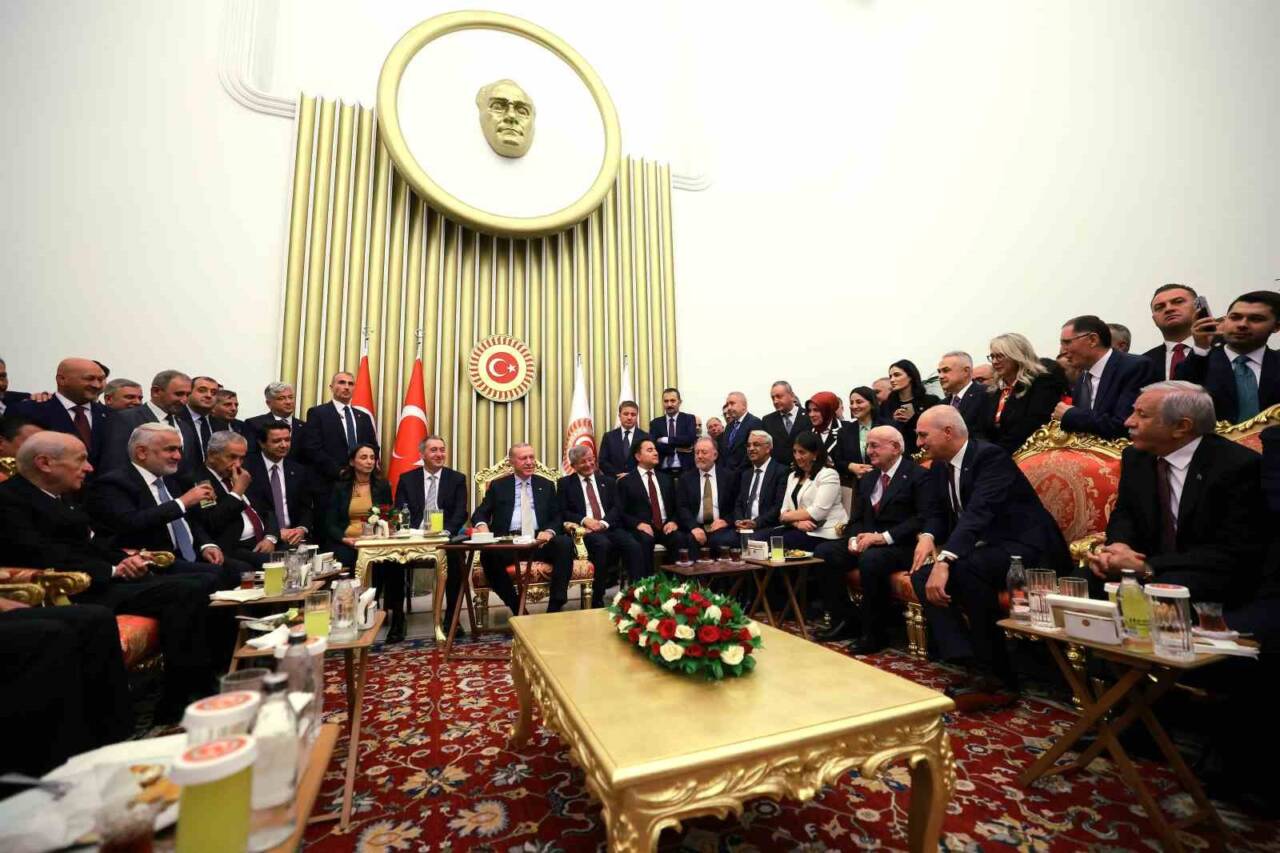 Cumhurbaşkanı Recep Tayyip Erdoğan, TBMM Başkanı Numan Kurtulmuş'un ev sahipliğinde