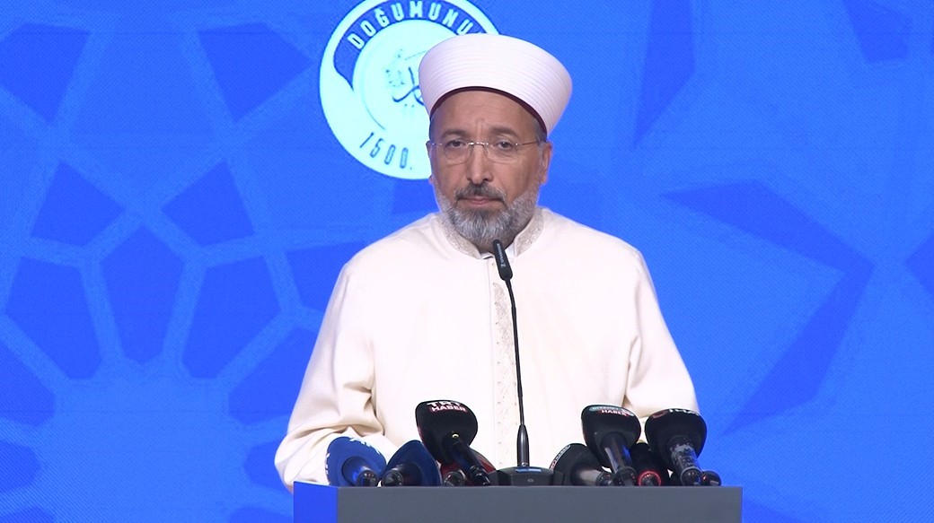 Diyanet İşleri Başkanı Safi Arpaguş, Diyanet'in milletin manevi birliği ve