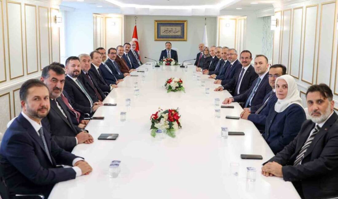 Diyanet İşleri Başkanlığına atanan yeni genel müdürler görevlerine törenle başladı.