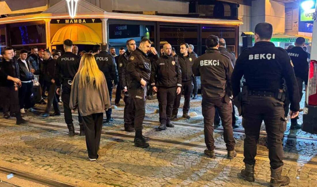 Kocaeli'nin İzmit ilçesinde bir alkollü mekan önünde çıkan kavgada, kimliği