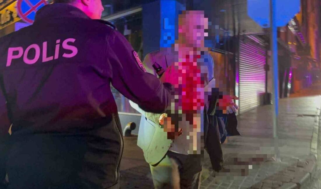 Kayseri’nin Melikgazi ilçesindeki bir gece kulübünde baba S.K. ve oğlu