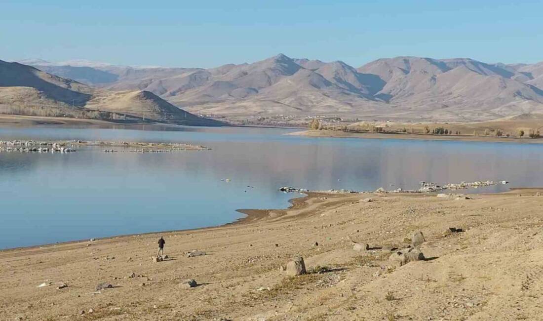Van'ın Erciş ilçesinde süren kuraklık, Koçköprü Barajı'nın su seviyesini kritik