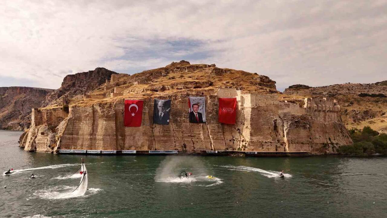 Gaziantep Büyükşehir Belediyesi'nin düzenlediği 6. Uluslararası Rumkale Su Sporları Festivali'nde,