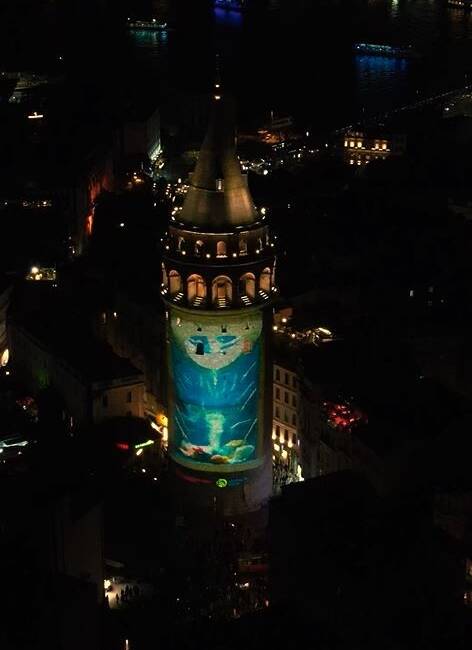 İstanbul'da düzenlenen "Uluslararası Sıfır Atık Forumu" kapsamında Galata Kulesi'nde sürdürülebilirlik