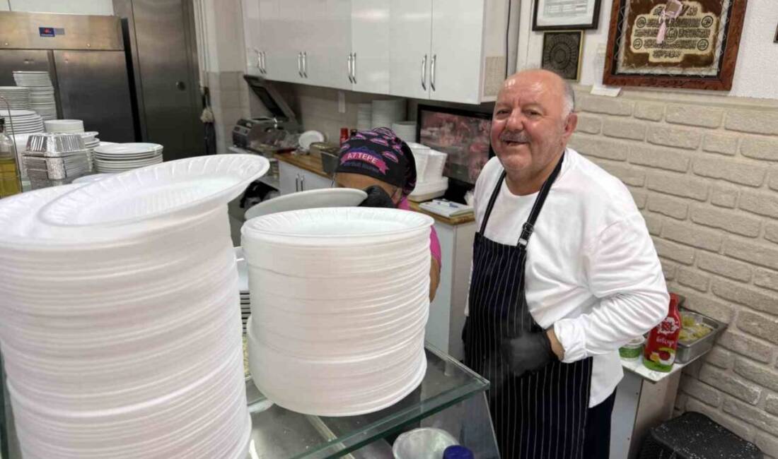 Avcılar'da "Pilavcı Haluk Baba" olarak bilinen Haluk Coşar, 16 yıldır