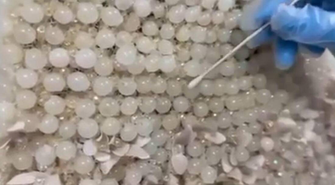 Kayseri'de jandarma, iki gelinlik içinde gizlenmiş 25 kilo 400 gram