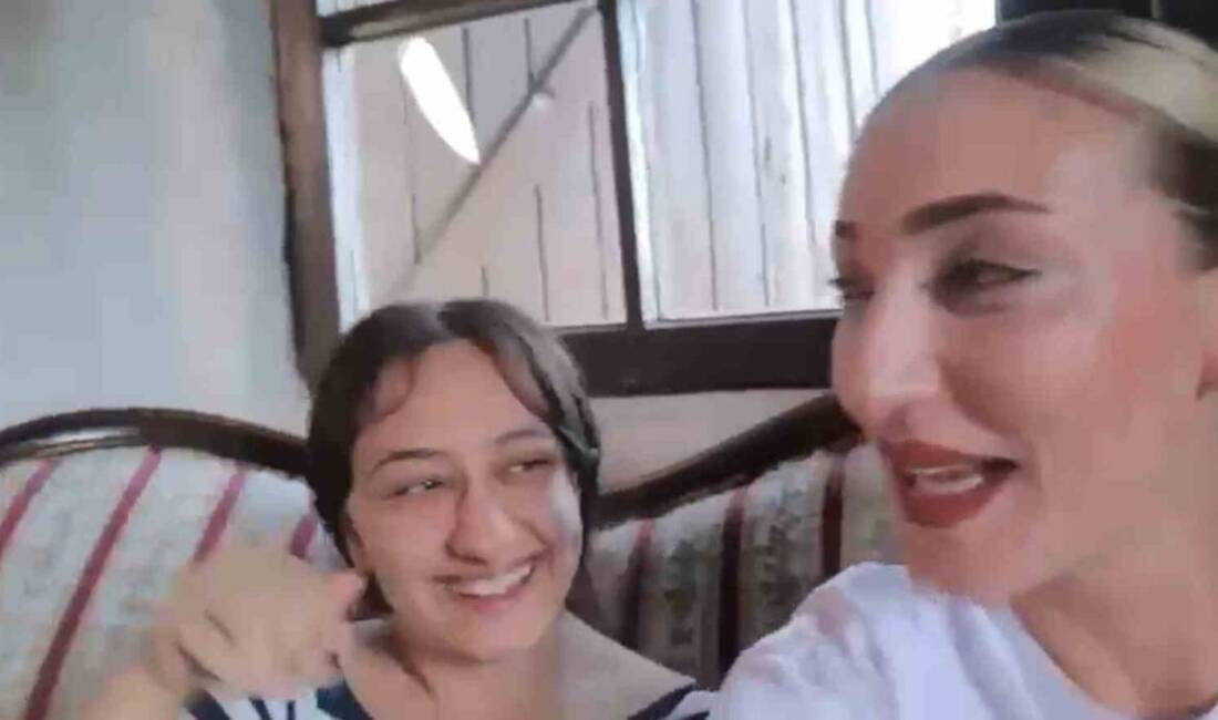 Yalova'nın Çınarcık ilçesinde ünlü sanatçı Güllü (Gül Tut), 26 Eylül