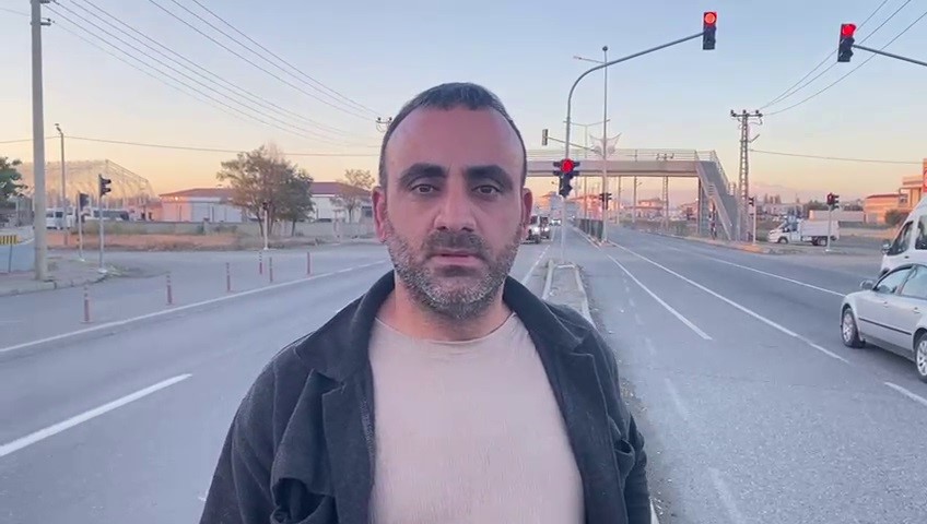 İhlas Haber Ajansı muhabiri Sebahattin Yum, Gaziler Günü'nde "Valiye şemsiye