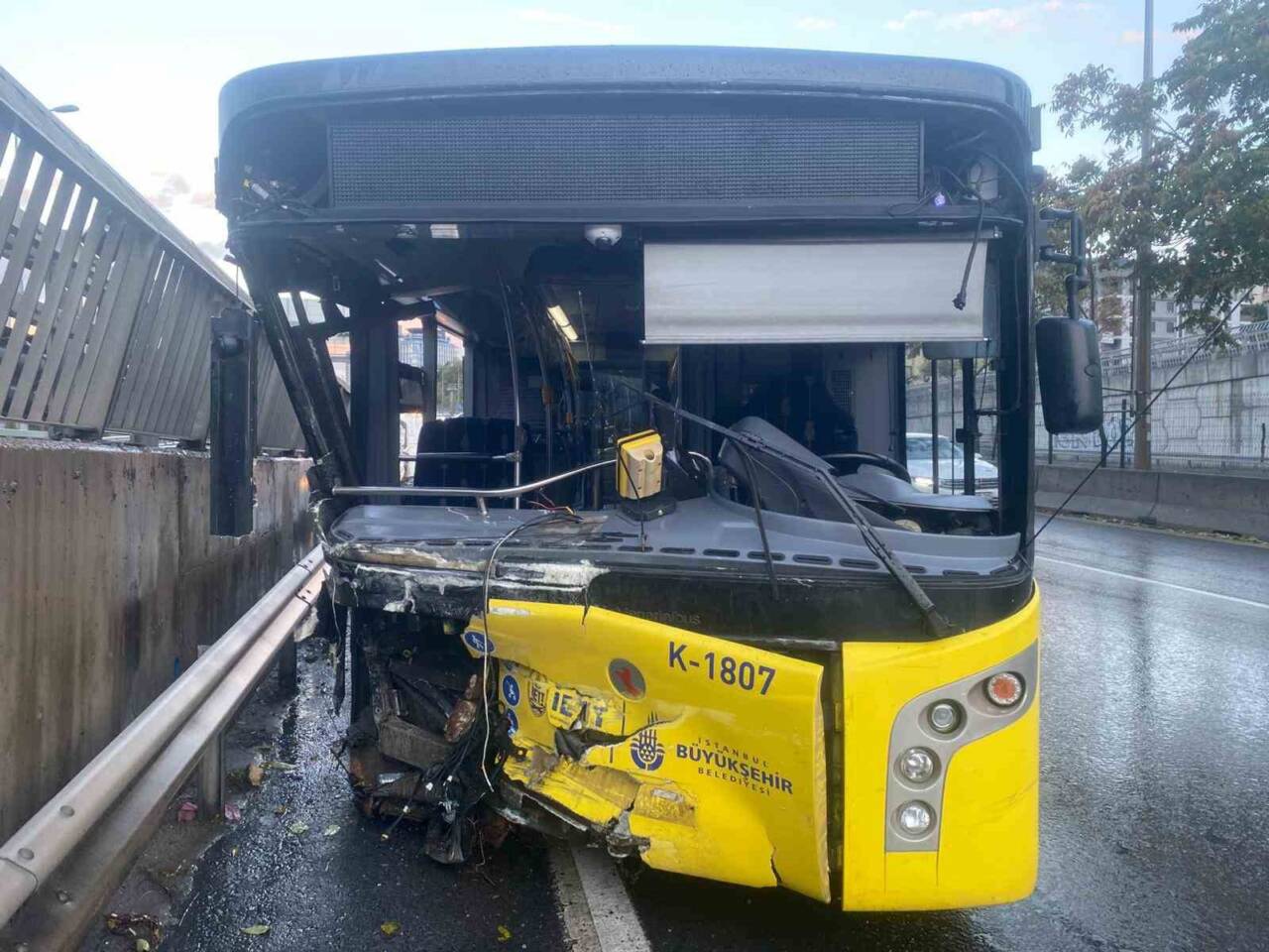 Kadıköy'de meydana gelen kazada, alkollü sürücü 34 TR 0450 plakalı