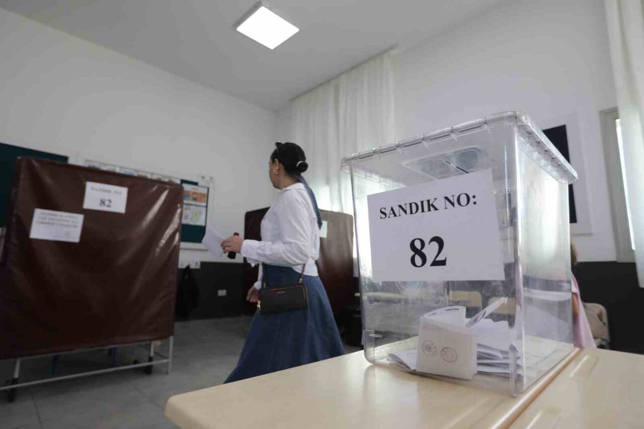 Kuzey Kıbrıs Türk Cumhuriyeti'nde cumhurbaşkanlığı seçiminde toplam 218,313 seçmen oy