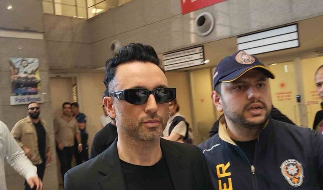 Şarkıcı Mabel Matiz'in "Perperişan" şarkısının sözleri, cinsel içerikli betimlemeler içerdiği