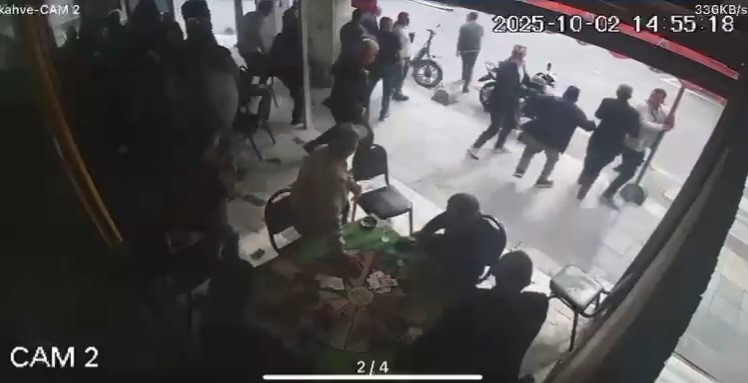 Tekirdağ'ın Marmaraereğlisi ilçesinde meydana gelen 5.0 büyüklüğündeki deprem, güvenlik kameralarına