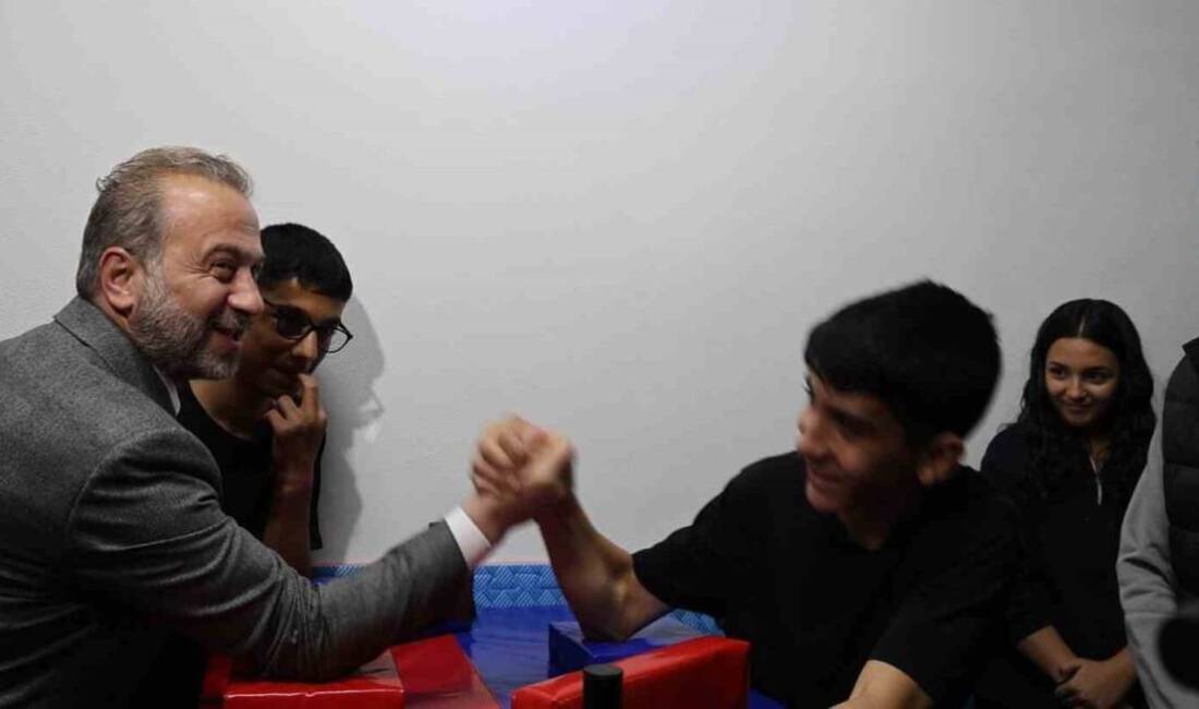 Elazığ'da 15 okul spor salonunun açılışı yapıldı. Vali Numan Hatipoğlu,