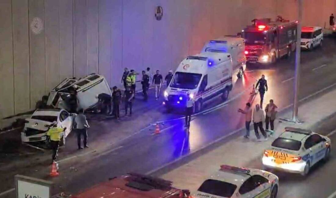 Şanlıurfa'nın Karaköprü ilçesinde, Balıkayağı Bulvarı alt geçidinde üç aracın karıştığı