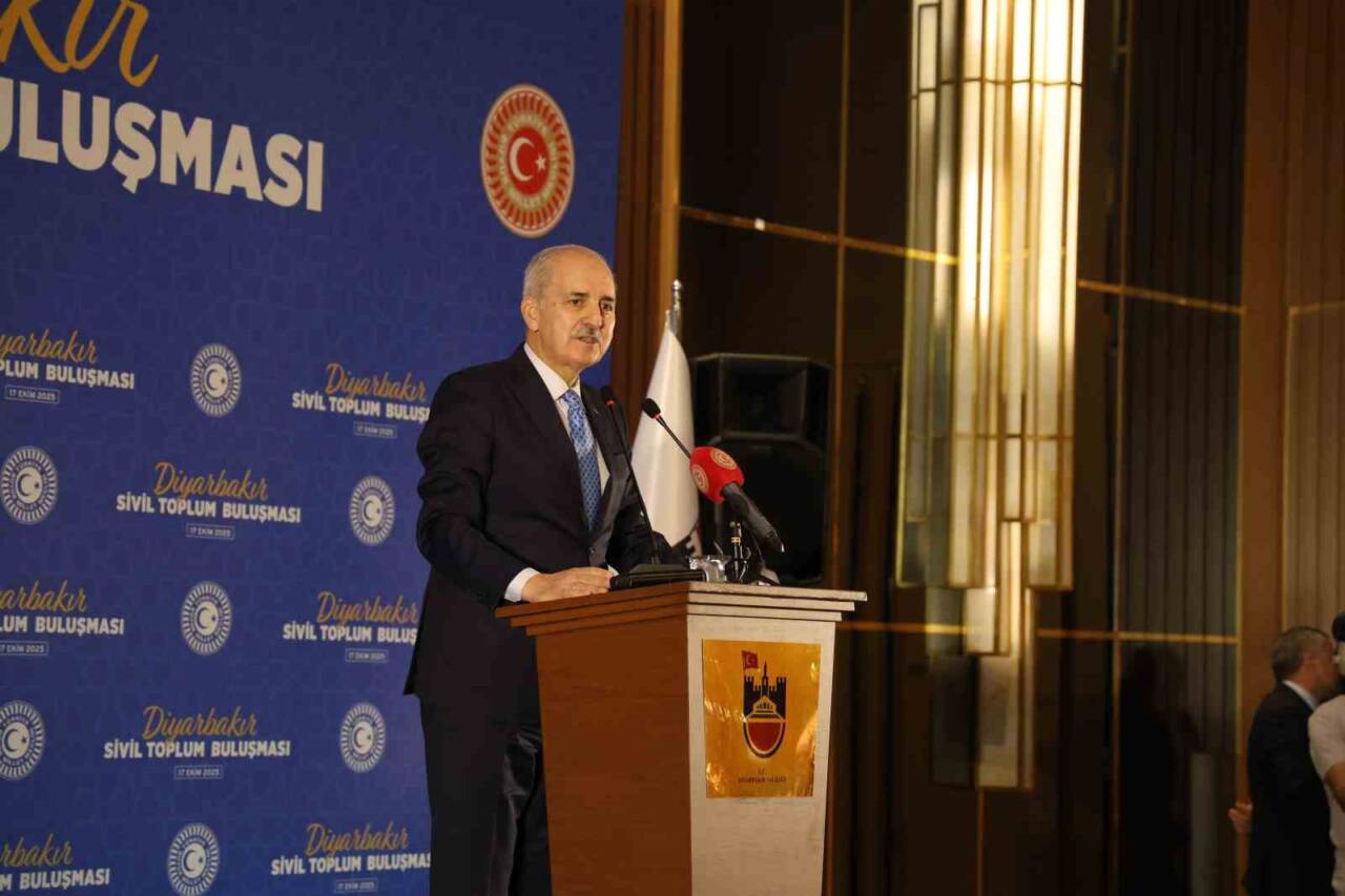 TBMM Başkanı Numan Kurtulmuş, Diyarbakır'daki sivil toplum buluşmasında, birlik ve