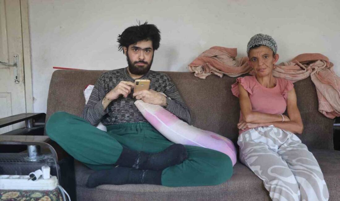 Hatay'da 23 yaşındaki Barış Özbay, deprem sonrası sanal dünyaya bağımlı