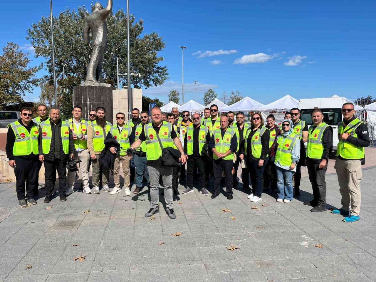 İHAKUT Havacılık Spor Kulübü, Türkiye'nin 81 ilinde faaliyet gösteren gönüllü