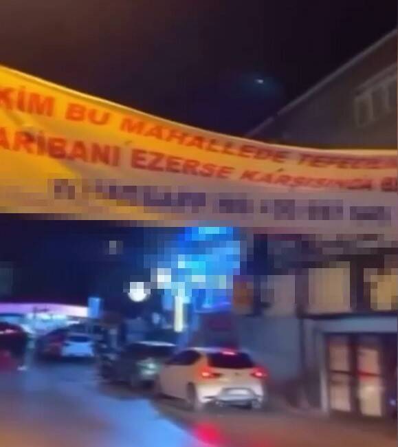 İstanbul Ümraniye'de illegal pankart asan 6 kişi gözaltına alındı. Şüphelilerin,